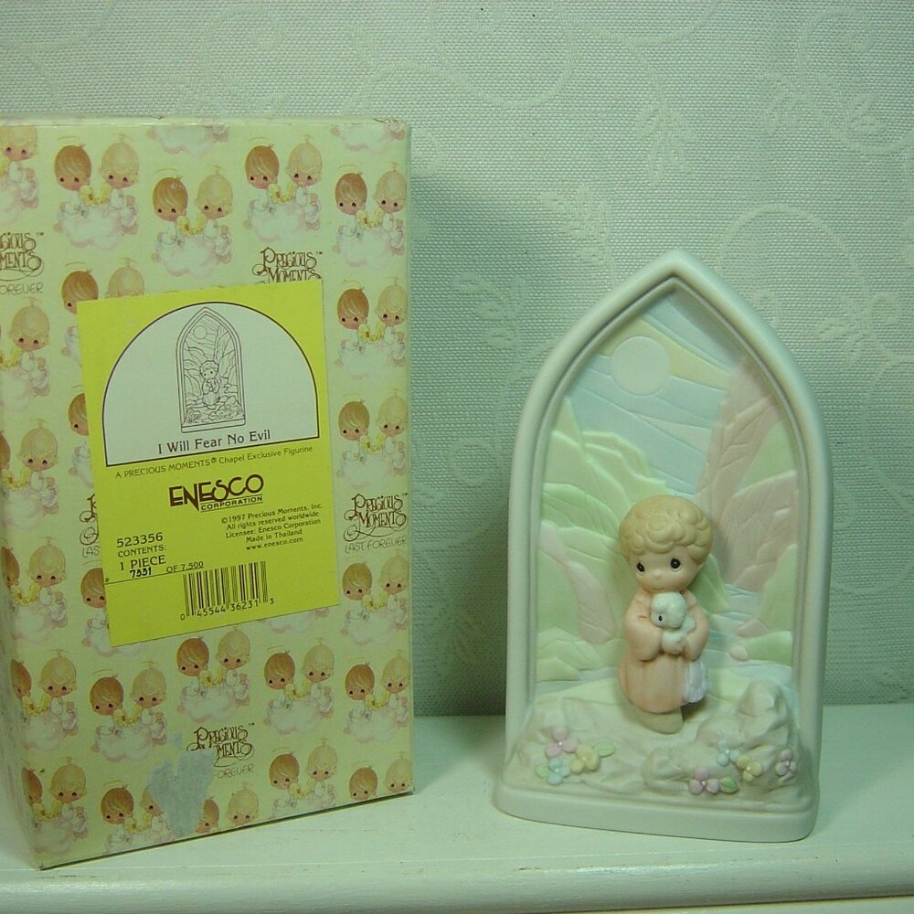 Chapel Exclusive Precious Moments figurine-I Will Fear No Evil--1997 with box